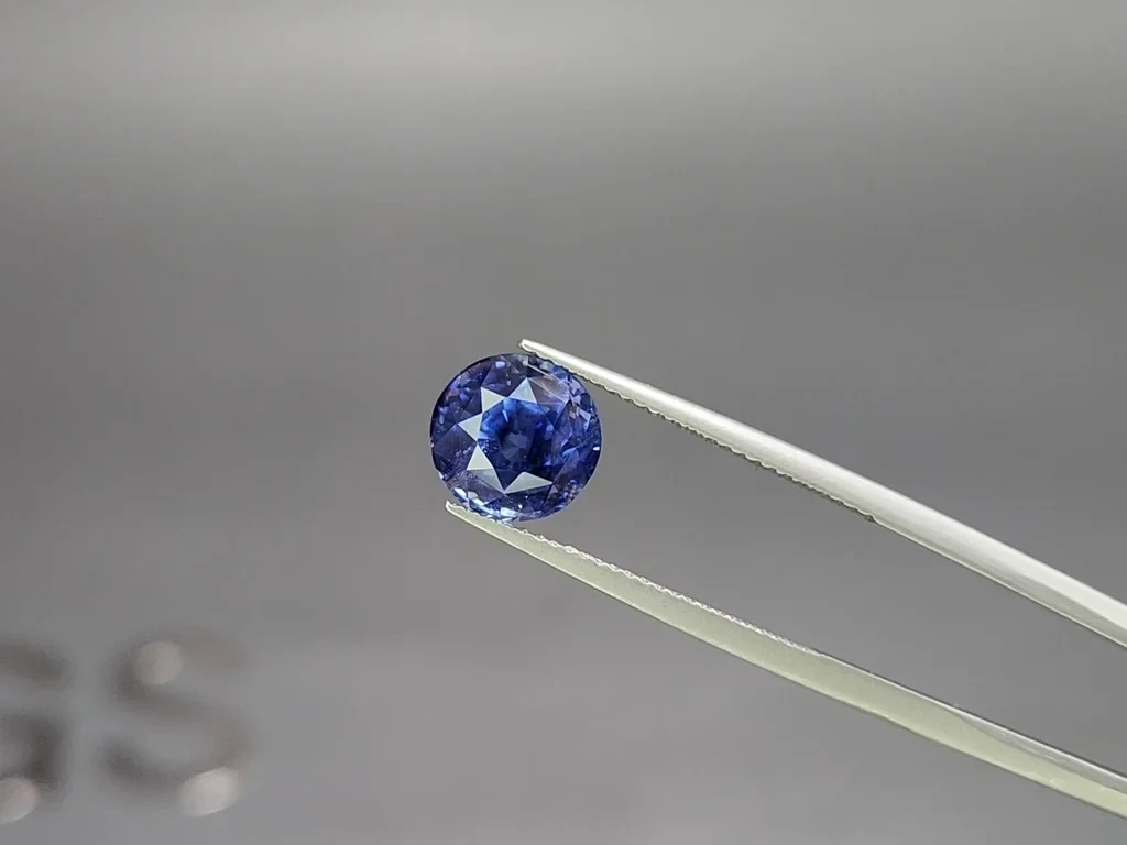 Негретый сапфир Cornflower Blue в огранке круг 5,05 карат, Шри-Ланка Изображение №3