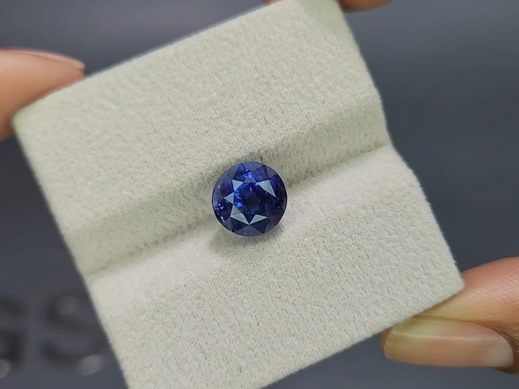 Негретый сапфир Cornflower Blue в огранке круг 5,05 карат, Шри-Ланка Изображение №4