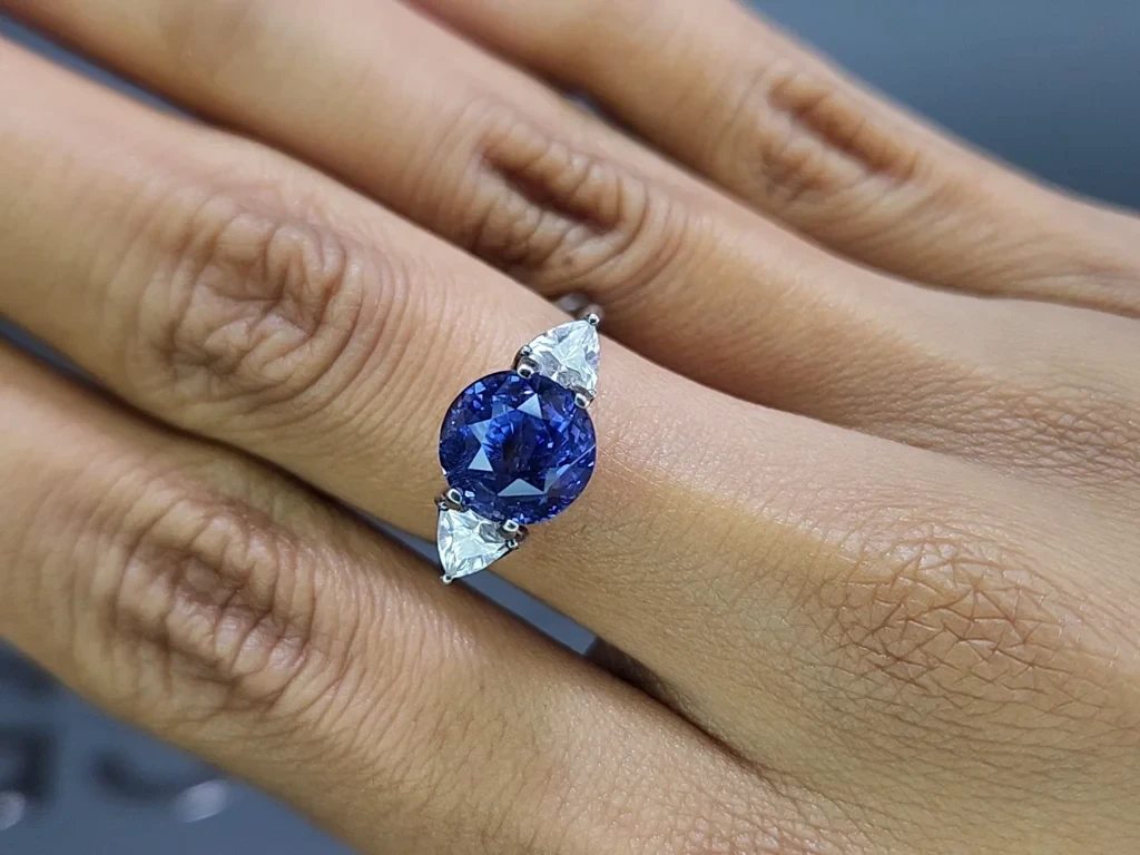 Негретый сапфир Cornflower Blue в огранке круг 5,05 карат, Шри-Ланка Изображение №5