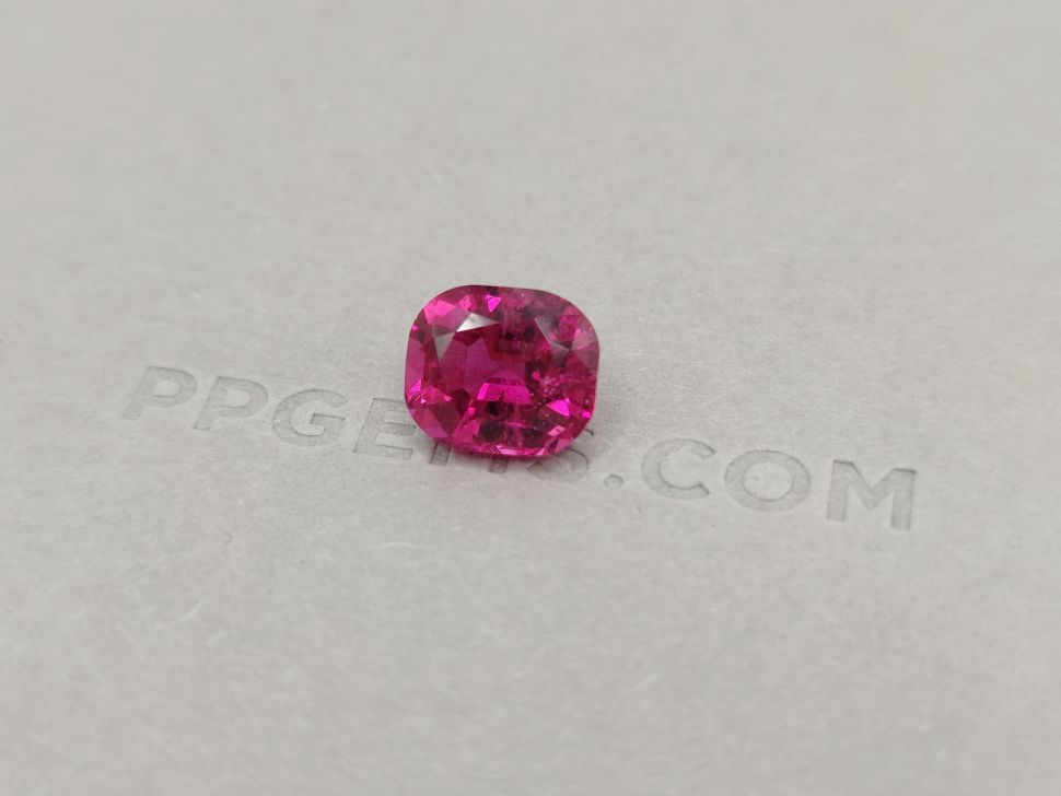 Насыщенный розово-пурпурный рубеллит 6,63 карата Изображение №3