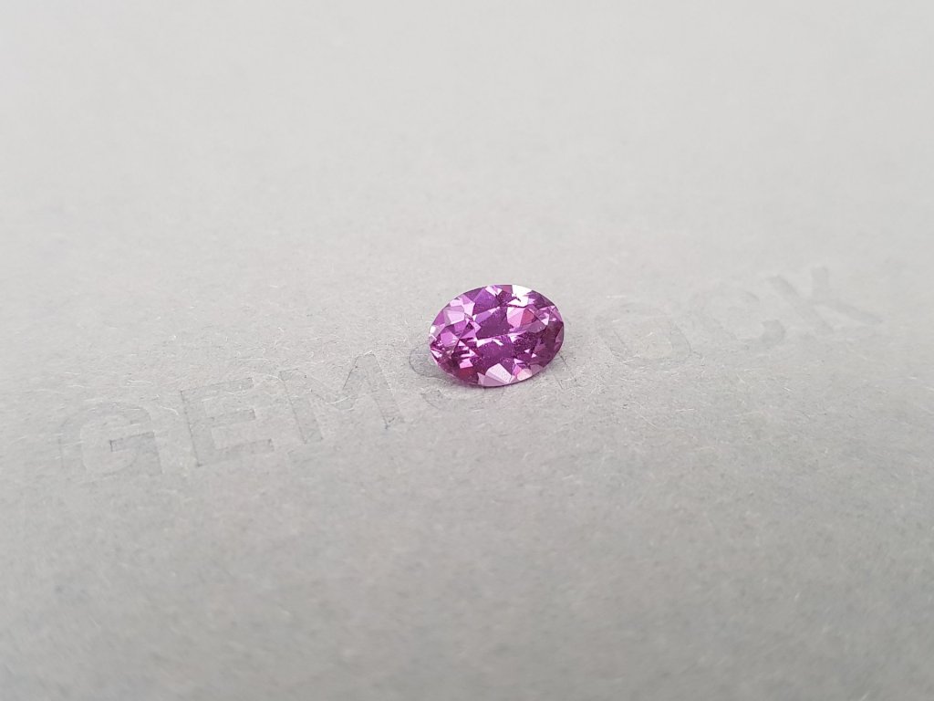 Кольцо с негретым фиолетовым сапфиром 1,54 карата и бриллиантами в белом золоте 750 пробы Изображение №5