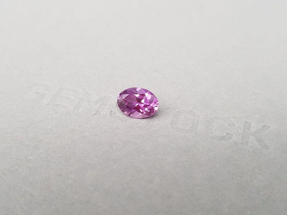 Кольцо с негретым фиолетовым сапфиром 1,54 карата и бриллиантами в белом золоте 750 пробы Изображение №7