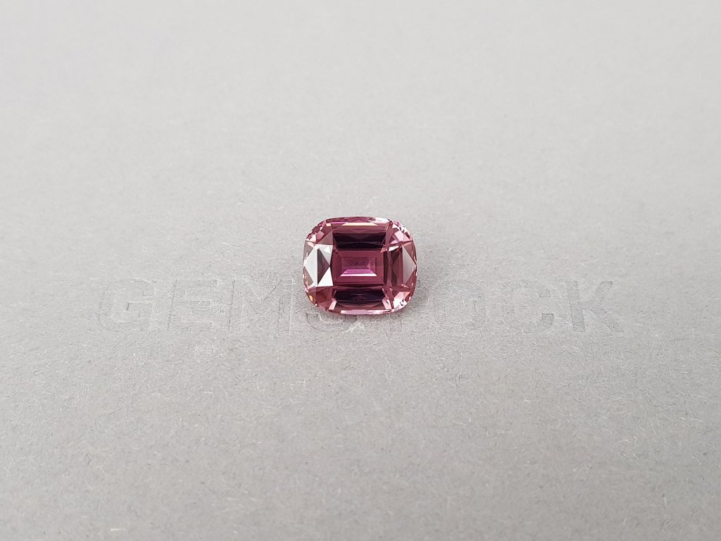 Пурпурно-розовый турмалин в огранке кушон 4,78 карат Изображение №1