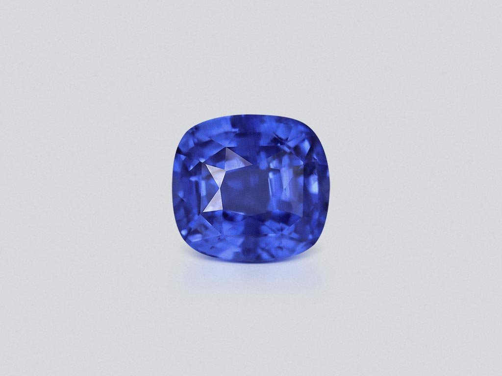 Синий сапфир цвета Cornflower Blue в огранке кушон 4,00 карата, Мадагаскар Изображение №1