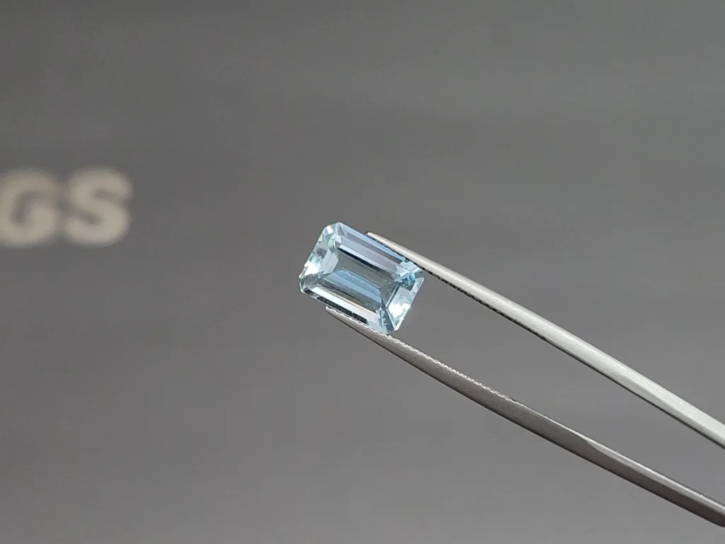 Аквамарин в огранке октагон 3,22 карата, Мадагаскар  Изображение №3