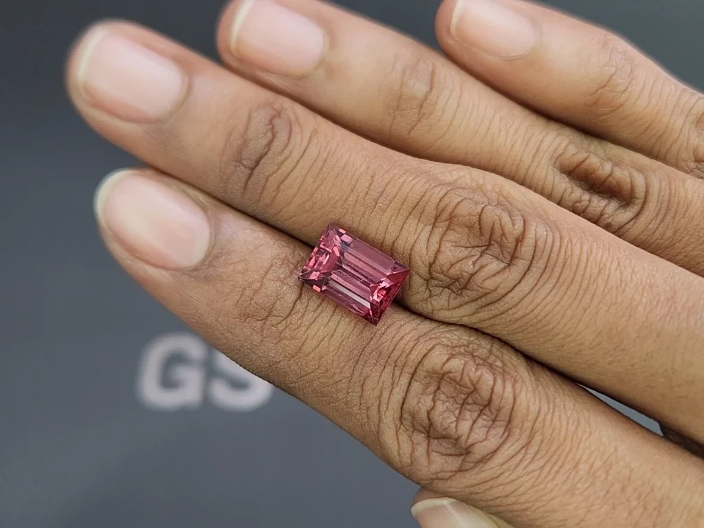 Красно-розовый турмалин в огранке октагон 4,10 карат, Нигерия Изображение №2