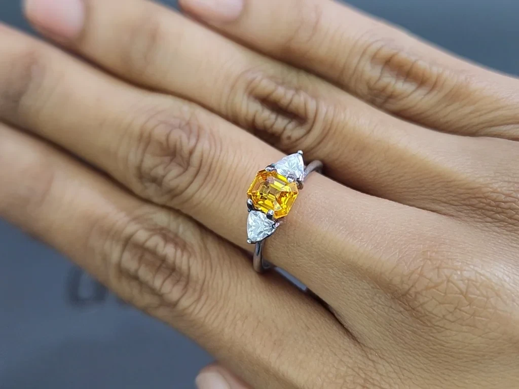 Сапфир Golden Yellow в огранке октагон 1,51 карат, Шри-Ланка Изображение №5