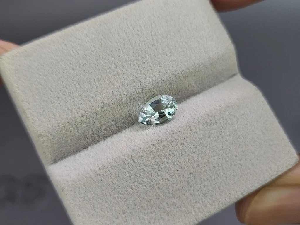 Аквамарин в огранке груша 1,68 карат, Мадагаскар Изображение №4