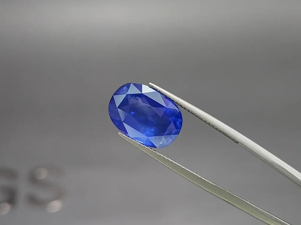 Сапфир Cornflower Blue в огранке овал 10,08 карат, Шри-Ланка Изображение №3
