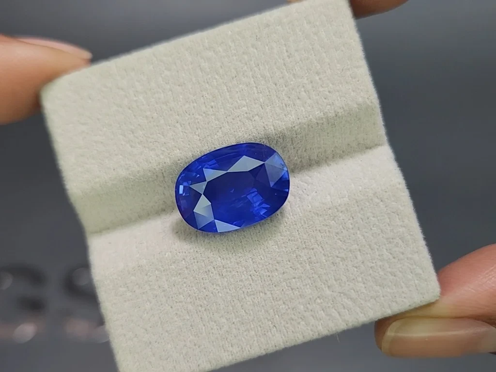 Сапфир Cornflower Blue в огранке овал 10,08 карат, Шри-Ланка Изображение №4