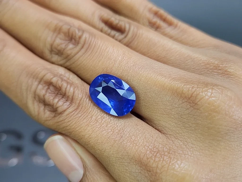 Сапфир Cornflower Blue в огранке овал 10,08 карат, Шри-Ланка Изображение №2