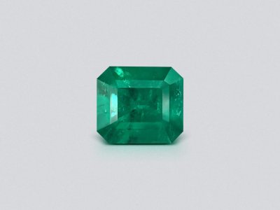 Изумруд цвета Vivid Green в огранке октагон 1,25 карат, Колумбия photo