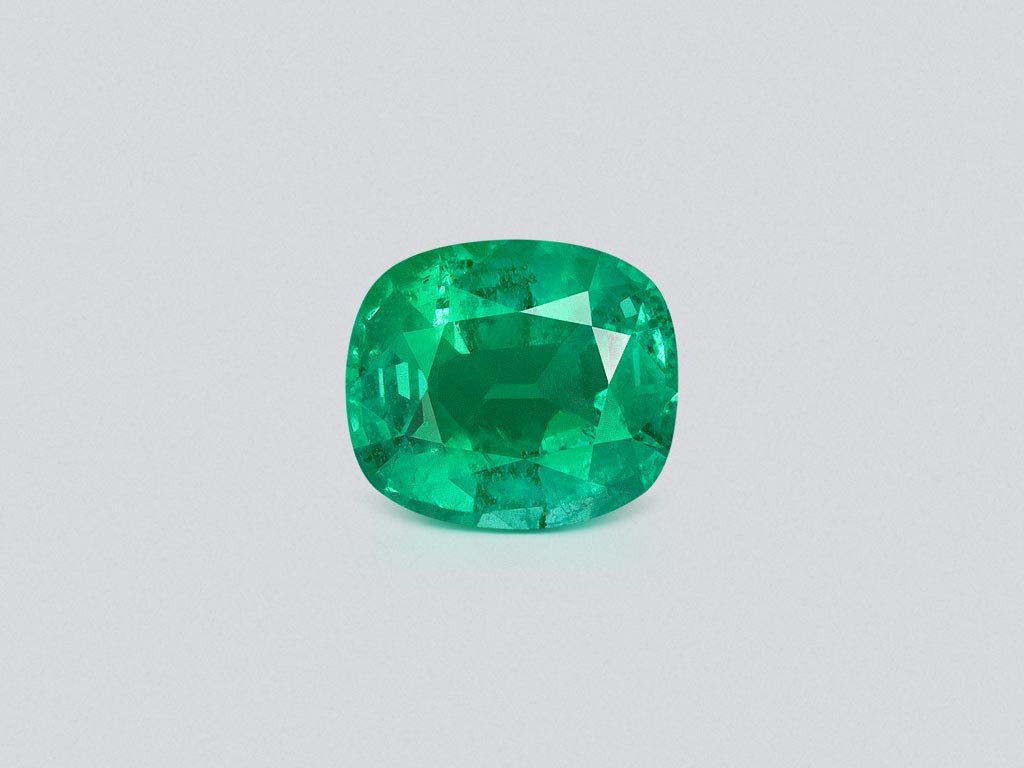 Изумруд Intense Green в огранке кушон 4,24 карата, Замбия  Изображение №1