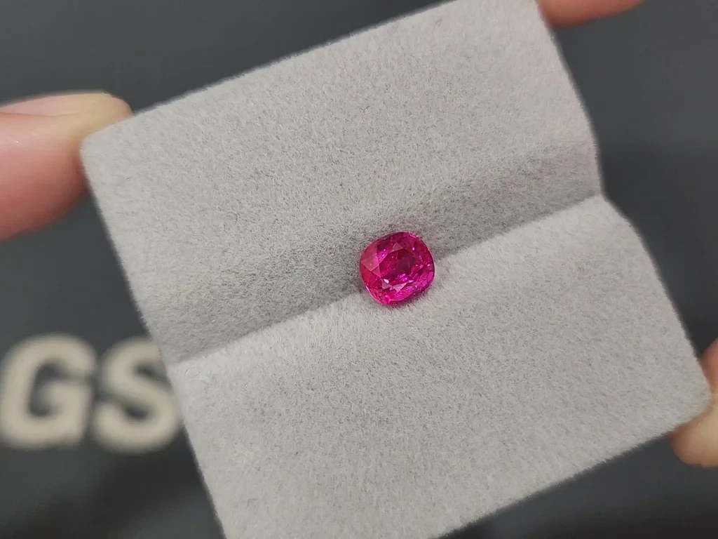 Негретый рубин в огранке кушон 1,46 карат, Бирма  Изображение №4