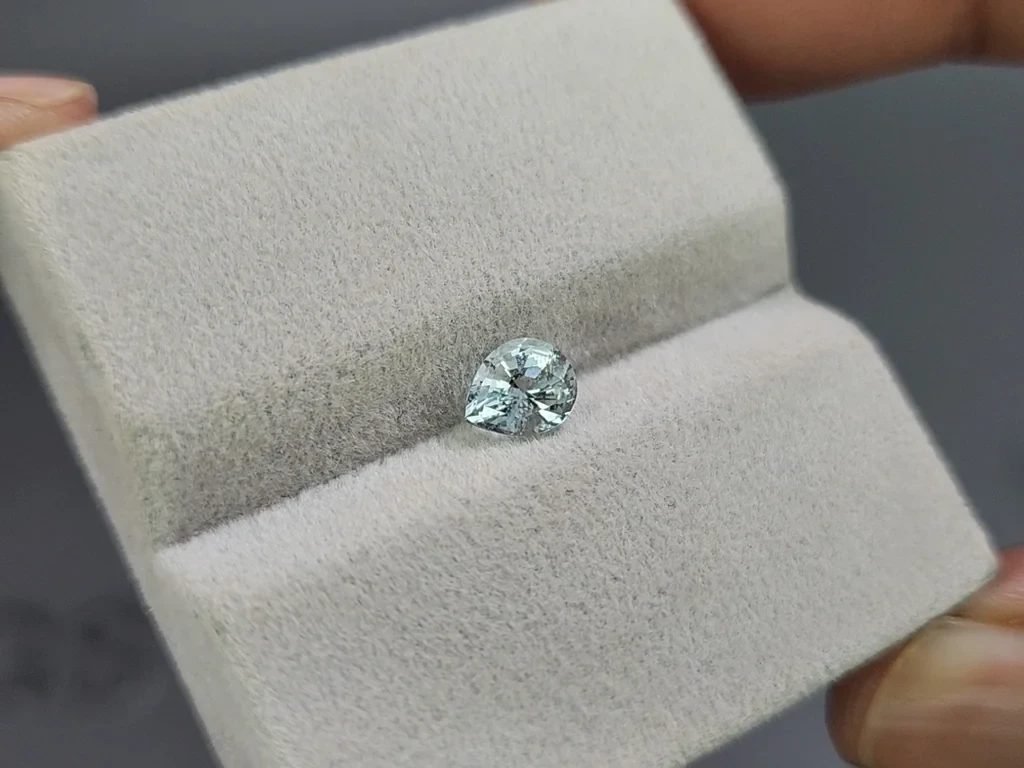 Аквамарин в огранке груша 0,64 карат, Мадагаскар Изображение №4