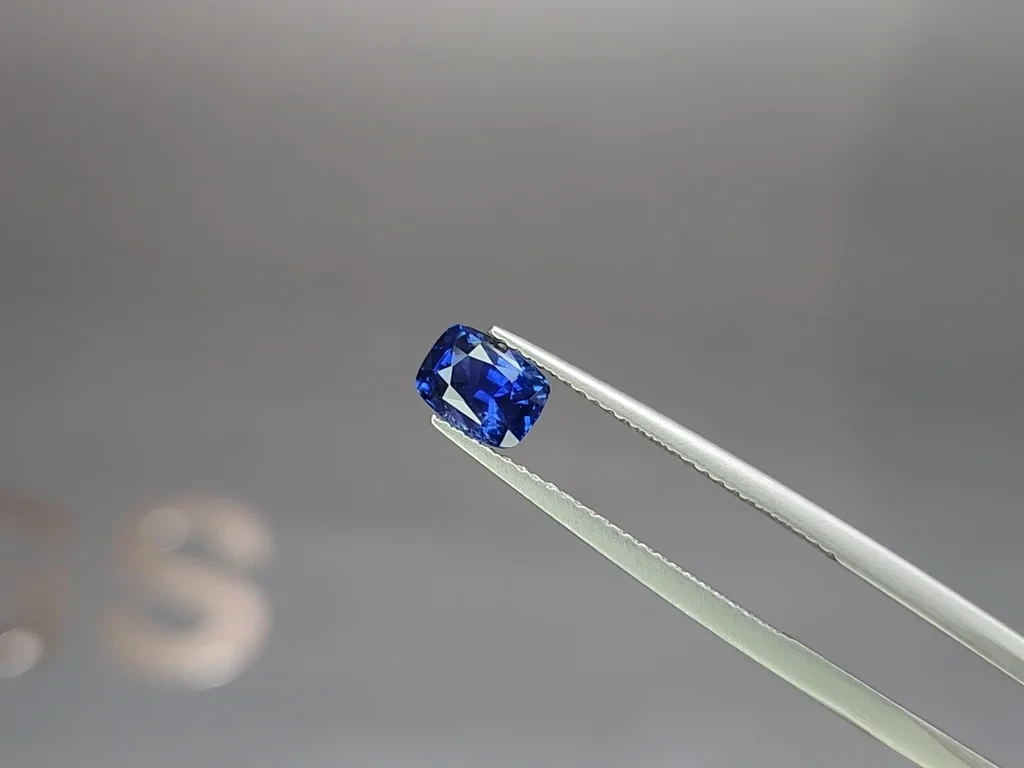 Сапфир Cornflower Blue в огранке кушон 1,14 карат, Шри-Ланка Изображение №3