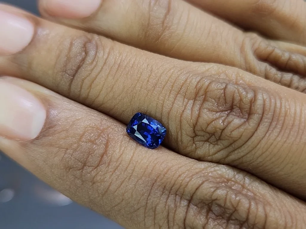 Сапфир Cornflower Blue в огранке кушон 1,14 карат, Шри-Ланка Изображение №2