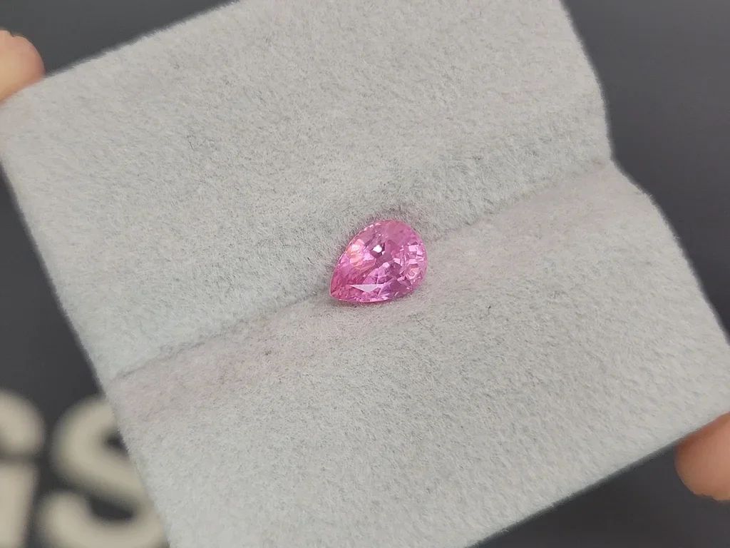 Шпинель Махенге baby pink в огранке груша 1,63 карата, Танзания Изображение №4