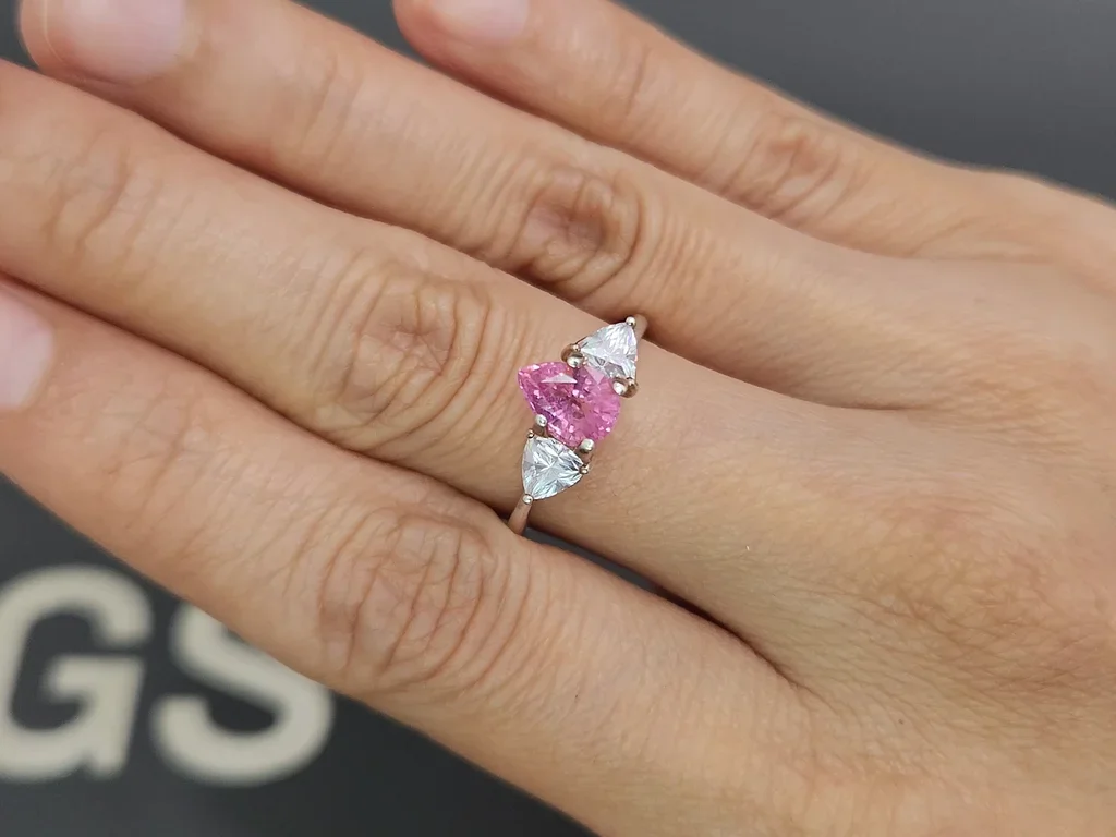 Шпинель Махенге baby pink в огранке груша 1,63 карата, Танзания Изображение №5
