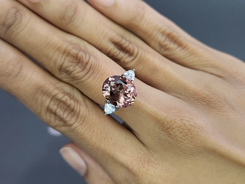 Розово-оранжевый турмалин в огранке овал 6,33 карат, Африка Изображение №5