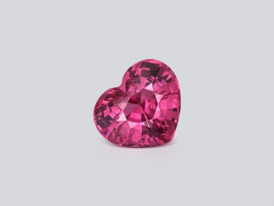 Шпинель Махенге Vibrant pink  в огранке сердце 2,17 карат, Танзания photo
