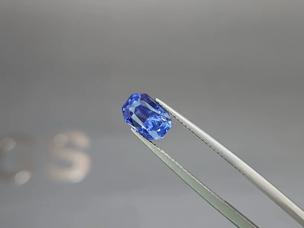 Сапфир Cornflower Blue в огранке радиант 3,45 карат, Шри-Ланка Изображение №3