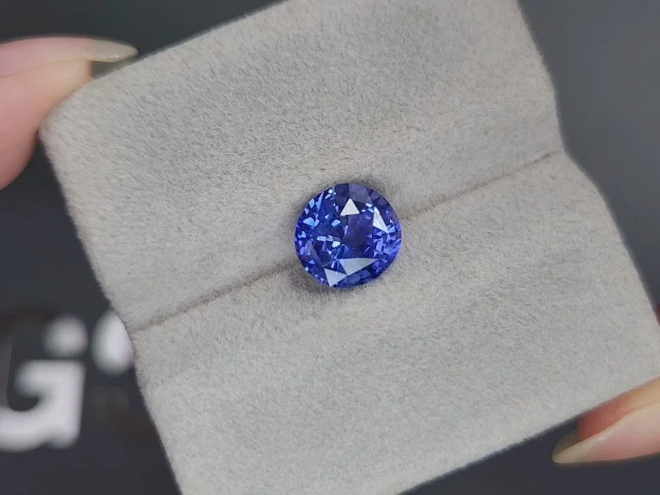Негретый сапфир Cornflower Blue в огранке овал 3,16 карата, Шри-Ланка  Изображение №4