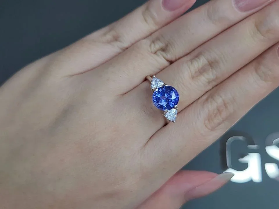 Негретый сапфир Cornflower Blue в огранке овал 3,16 карата, Шри-Ланка  Изображение №5