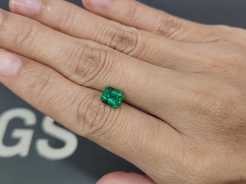 Изумруд Vivid Green в огранке октагон 1,64 карата, Пакистан Изображение №2