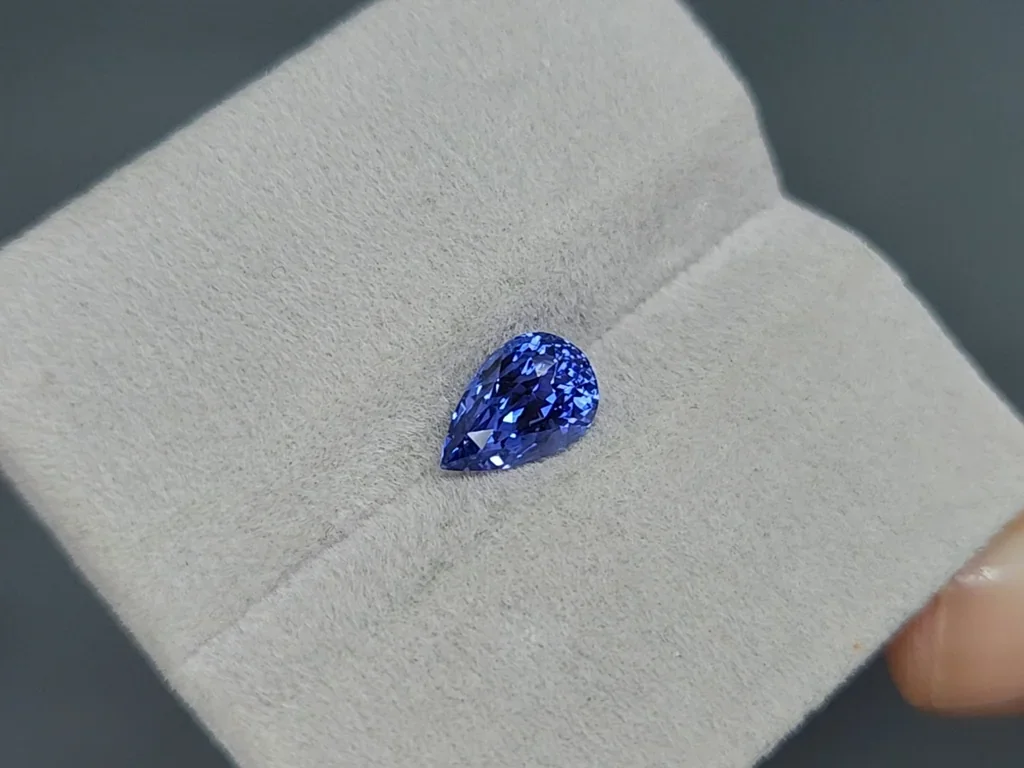 Сапфир Cornflower Blue в огранке груша 2,07 карат, Шри-Ланка Изображение №4