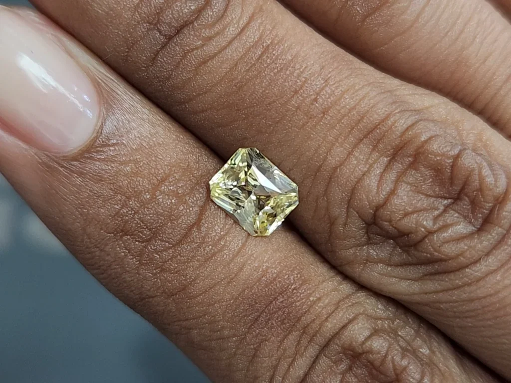Сапфир Pastel Yellow в огранке радиант 1,60 карата, Шри-Ланка  Изображение №4