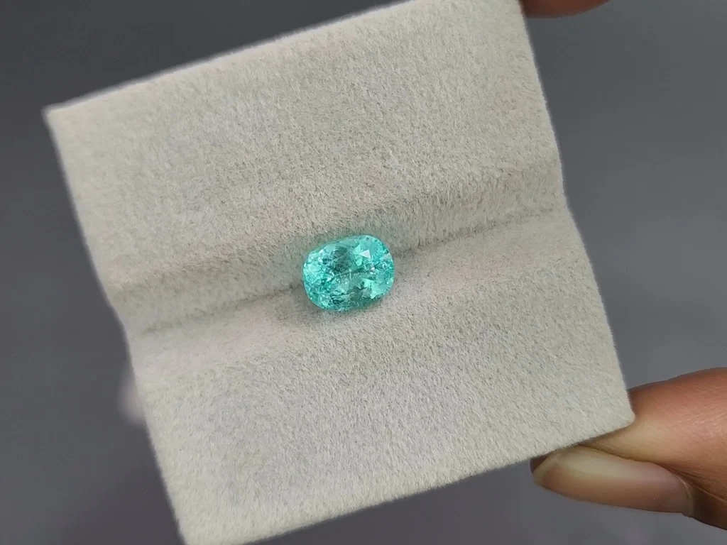 Неоново-голубой турмалин Параиба в огранке овал 1,63 карат, Африка Изображение №4