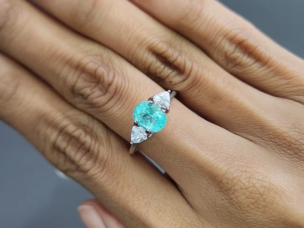 Неоново-голубой турмалин Параиба в огранке овал 1,63 карат, Африка Изображение №5