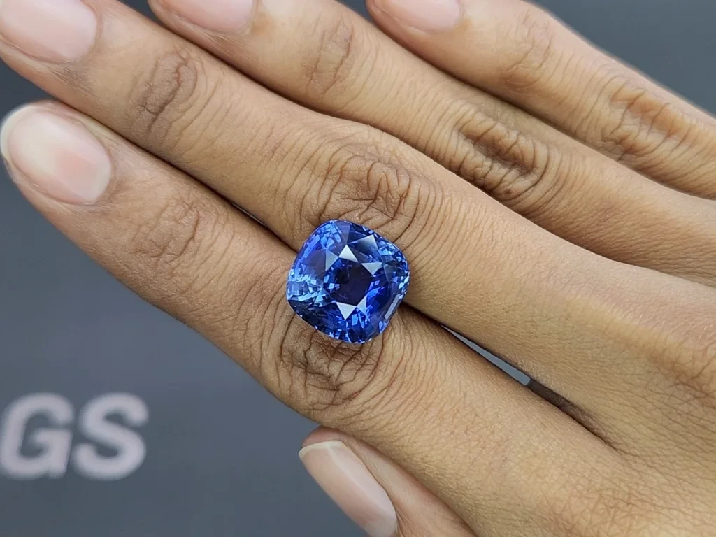 Крупный негретый синий сапфир в огранке кушон 15,40 карат, Шри-Ланка Изображение №2