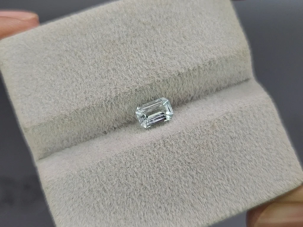 Аквамарин в огранке октагон 0,53 карат, Мадагаскар  Изображение №4