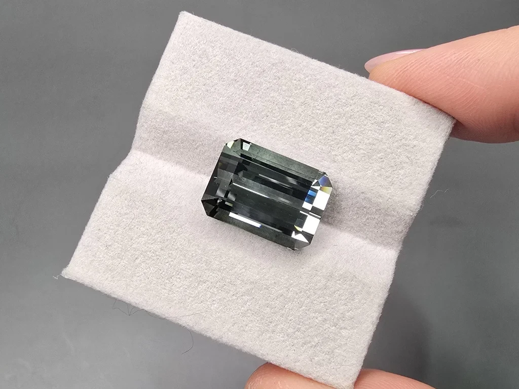Уникальный стальной турмалин в огранке октагон 15,34 карат, Бразилия Изображение №5
