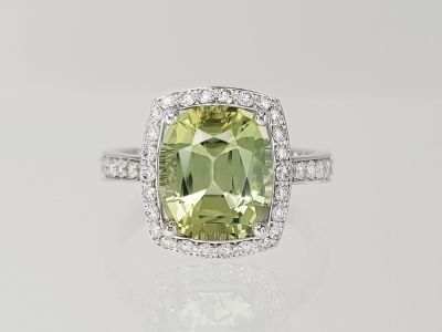 Кольцо с зеленовато-жёлтым турмалином 3,37 карат и бриллиантами в белом золоте 750 пробы photo