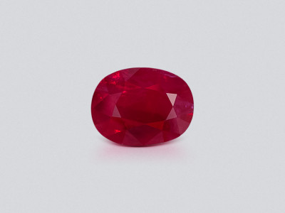 Негретый рубин Pigeon's blood в огранке овал 1,08 карат, Бирма  photo