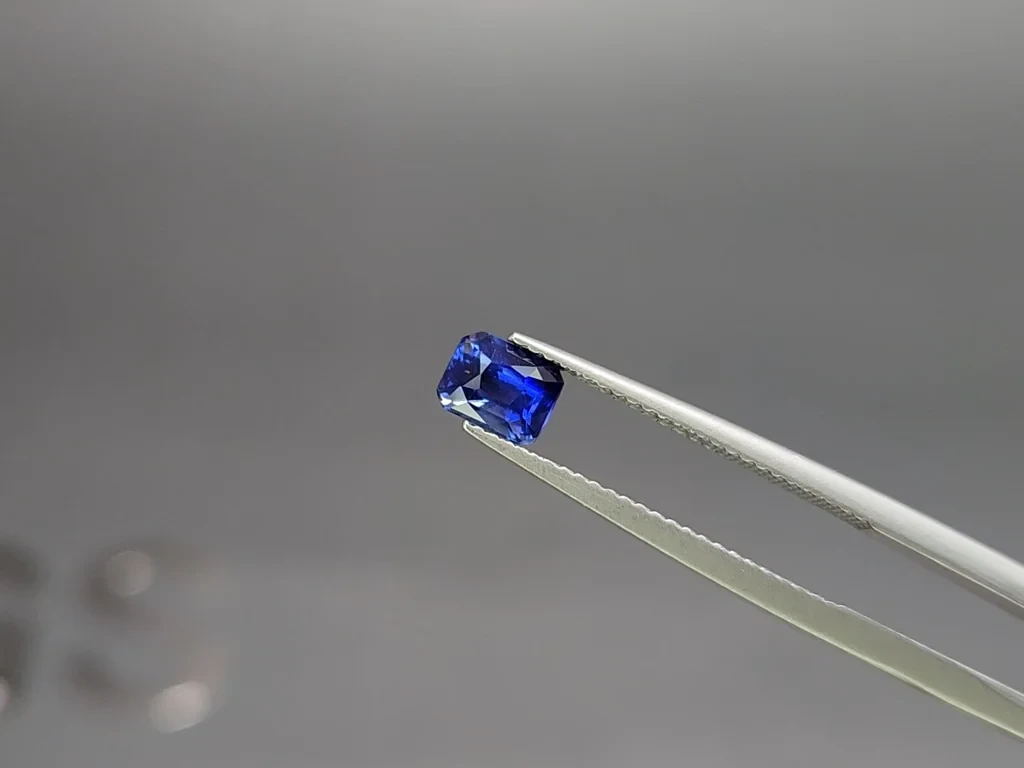 Сапфир Royal Blue в огранке октагон 1,05 карат, Шри-Ланка  Изображение №3