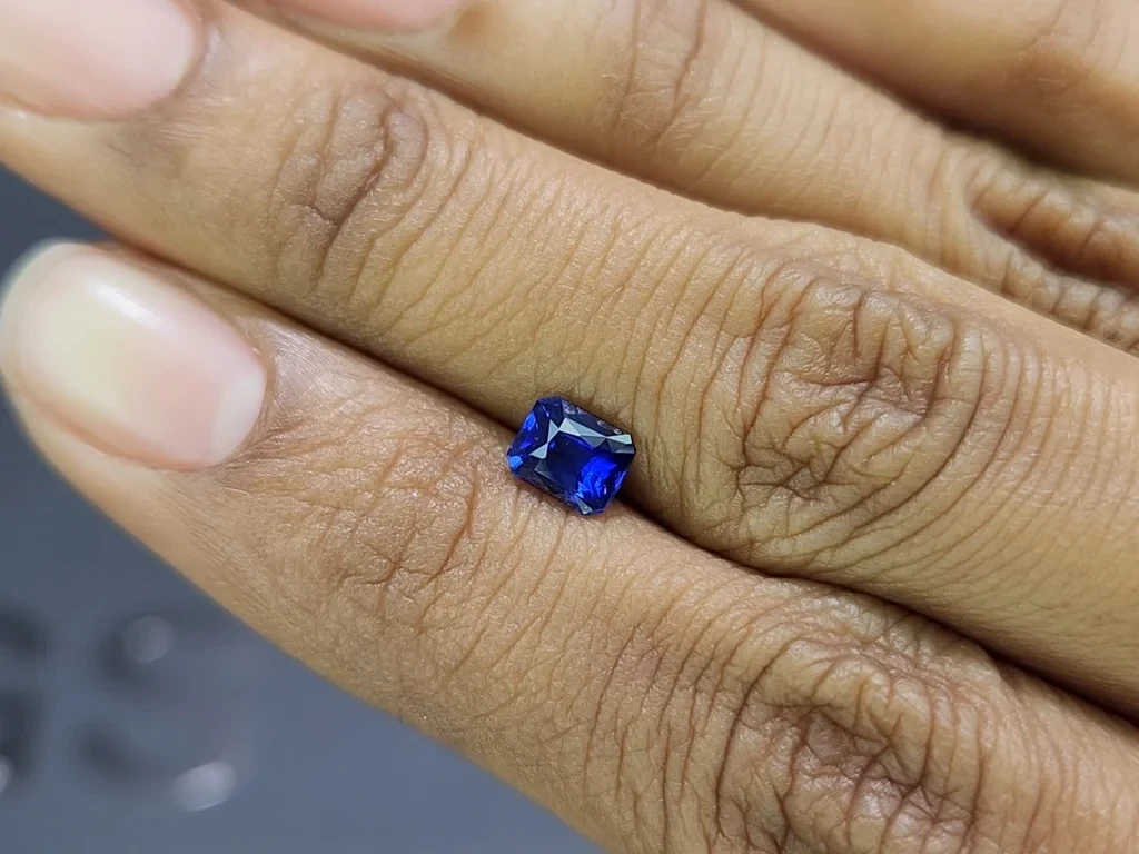 Сапфир Royal Blue в огранке октагон 1,05 карат, Шри-Ланка  Изображение №2