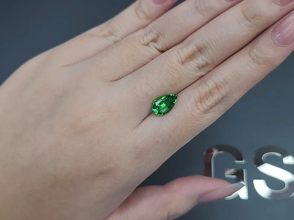 Гранат цаворит Vivid Green в огранке груша 2,24 карата, Танзания  Изображение №2