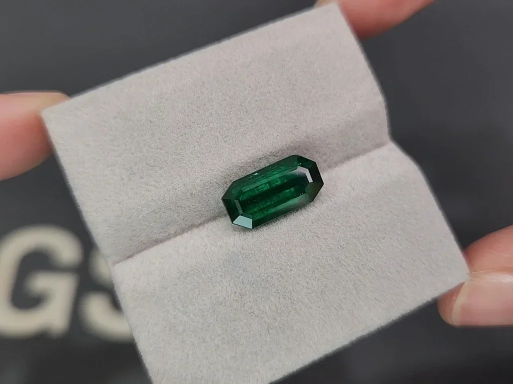 Изумруд Vivid Green в огранке октагон 3,68 карата, Панджшер Изображение №4