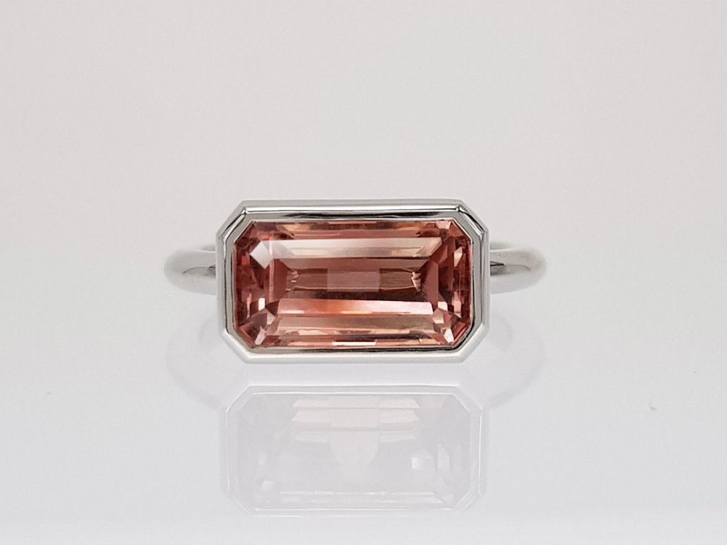 Кольцо с оранжево-розовым турмалином 3,56 карат в белом золоте 750 пробы Изображение №1