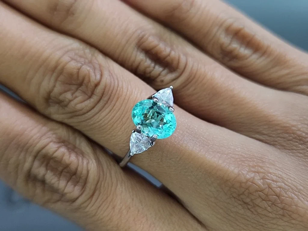 Неоновый турмалин Параиба в огранке овал 1,90 карат, Мозамбик Изображение №5