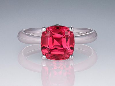 Кольцо с насыщенным розовым рубеллитом 2,95 карат в белом золоте 750 пробы photo