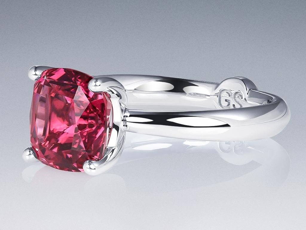 Кольцо с насыщенным розовым рубеллитом 2,95 карат в белом золоте 750 пробы Изображение №3