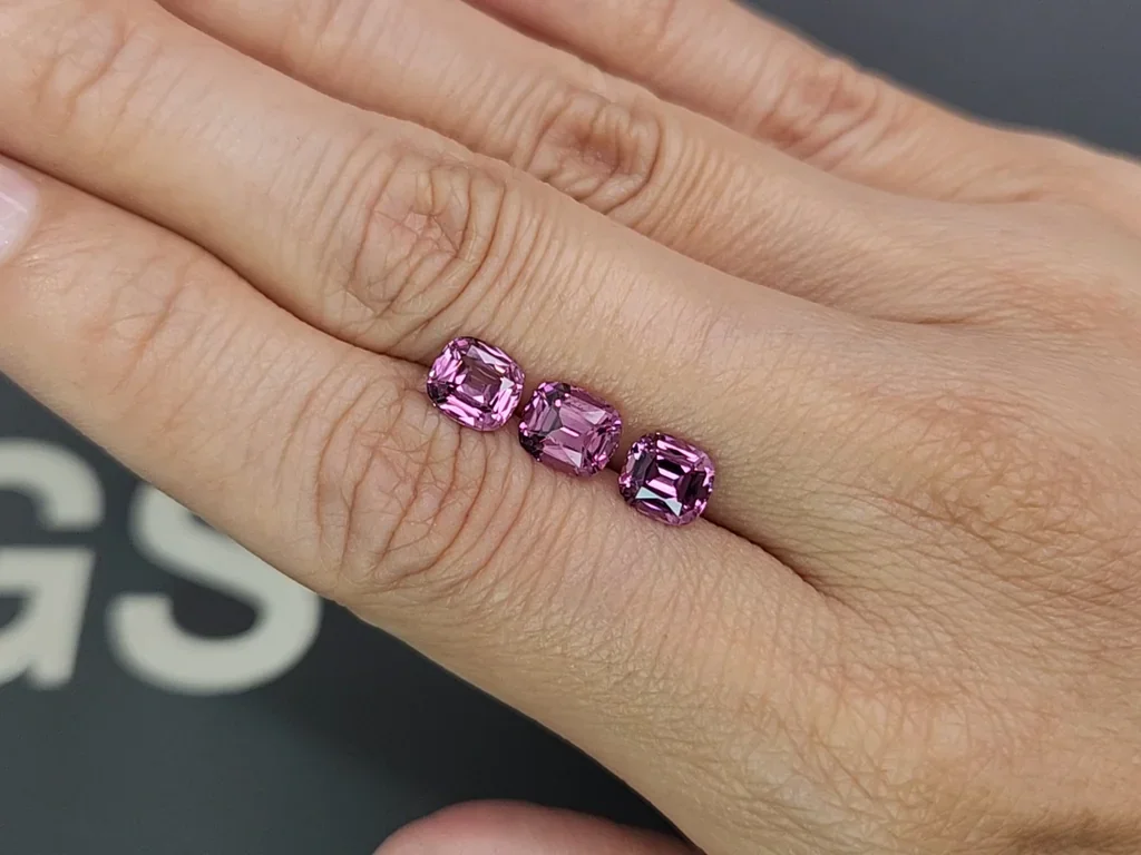 Сет из гранатов родолитов в огранке кушон 3,89 карата, Танзания Изображение №2