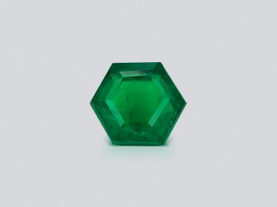 Изумруд Vivid Green в огранке гексагон 3,00 карата, Пакистан photo