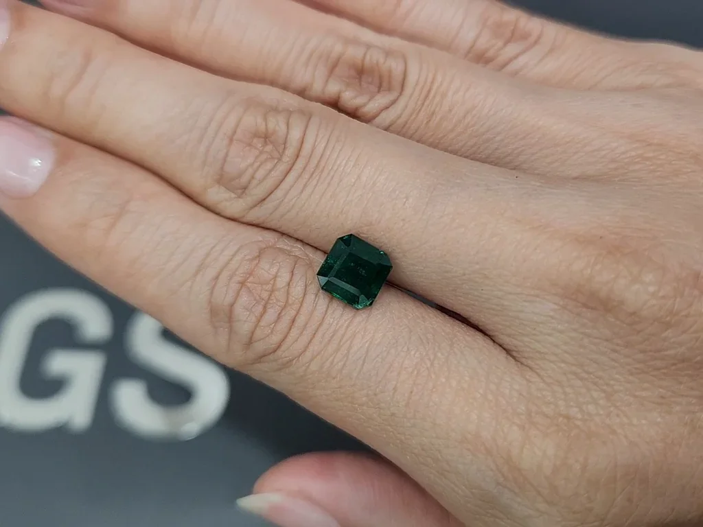 Изумруд Vivid Green в огранке октагон 2,02 карат, Пакистан  Изображение №2