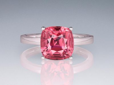 Кольцо с розово-оранжевым рубеллитом 3,37 карат в белом золоте 750 пробы photo